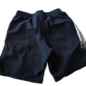 Under Armour boys black athletic shorts youth large